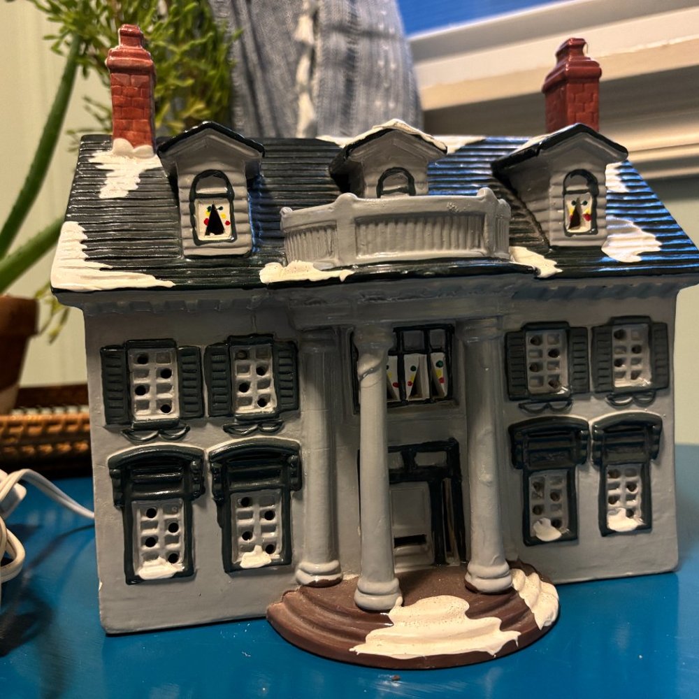 Dept. 56 - 1986 Christmas Plantation Snow House - Vintage - Retired